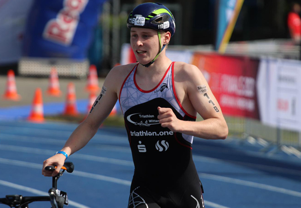 Kulturelles und soziales Engagement: Murtfeldt Kunststoffe unterstützt den erfolgreichen U20-Triathleten Luca Fahrenson