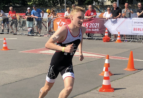 Kulturelles und soziales Engagement: Murtfeldt Kunststoffe unterstützt den erfolgreichen U20-Triathleten Luca Fahrenson
