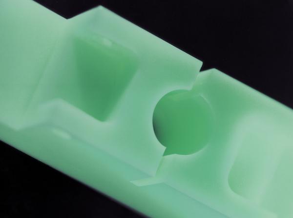 Original Werkstoff "S" plus+® GB produziert auf Basis PE-UHMW TG 1.1 - Werkstoff "S"® Gruppe - Murtfeldt GmbH Kunststoffe - Abbildung 1